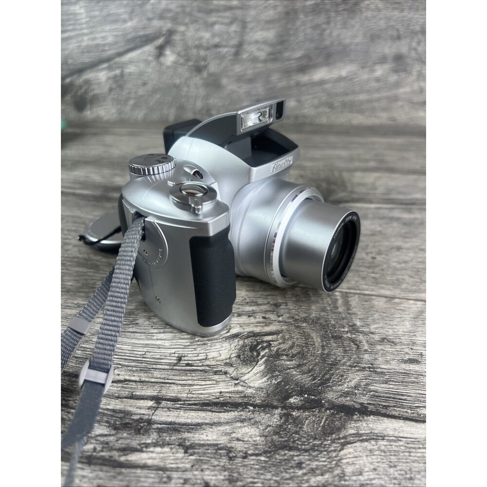 FUJIFILM FINEPIX 3800 3.2MP DIGITAL CAMERA + Card